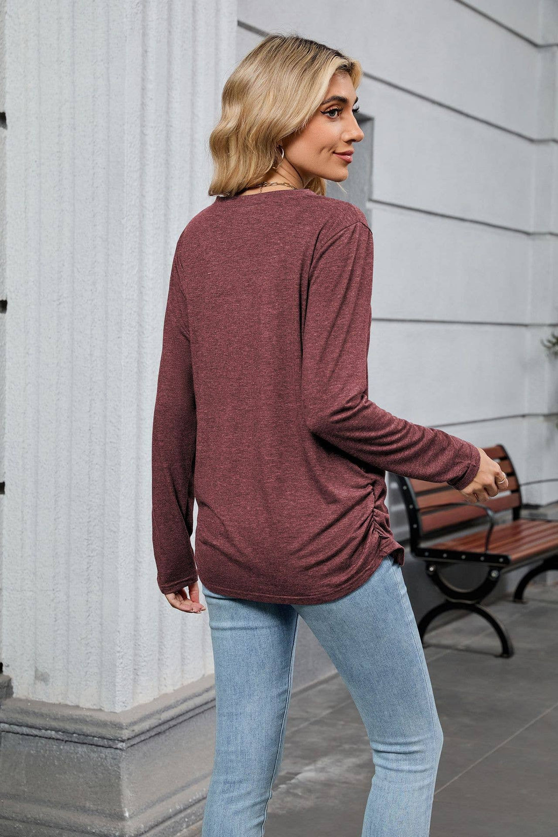 V-neck solid color loose long-sleeved T-shirt