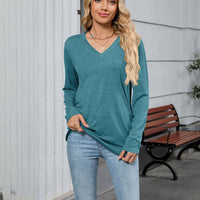 V-neck solid color loose long-sleeved T-shirt