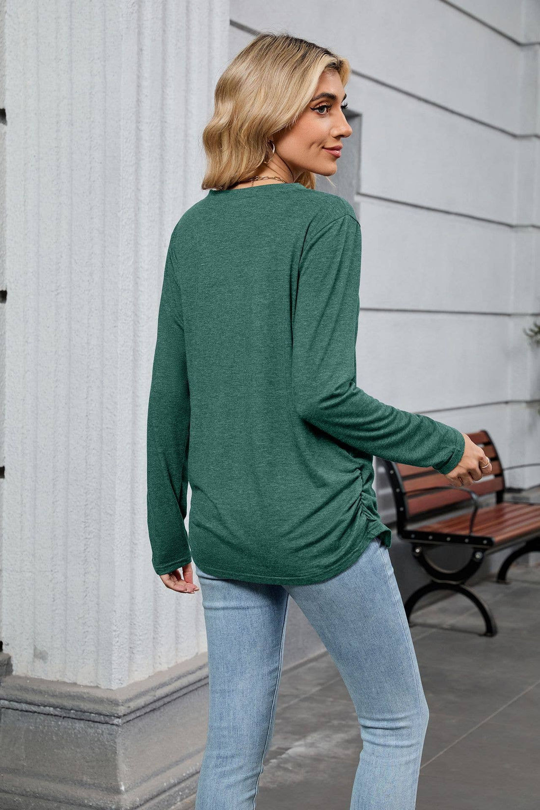 V-neck solid color loose long-sleeved T-shirt