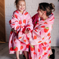 Kids Oversized Hoodie Blanket in Strawberry