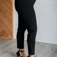 Magic Ankle Crop Skinny Pants in Black