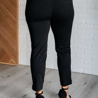 Magic Ankle Crop Skinny Pants in Black