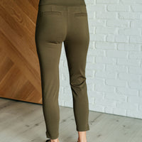 Magic Ankle Crop Skinny Pants in Olive