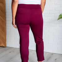 Magic Ankle Crop Skinny Pants in Wine