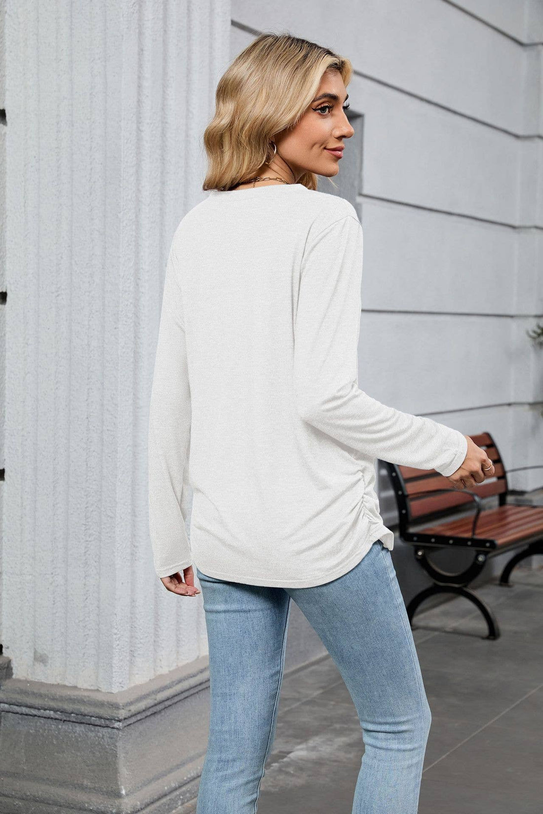 V-neck solid color loose long-sleeved T-shirt
