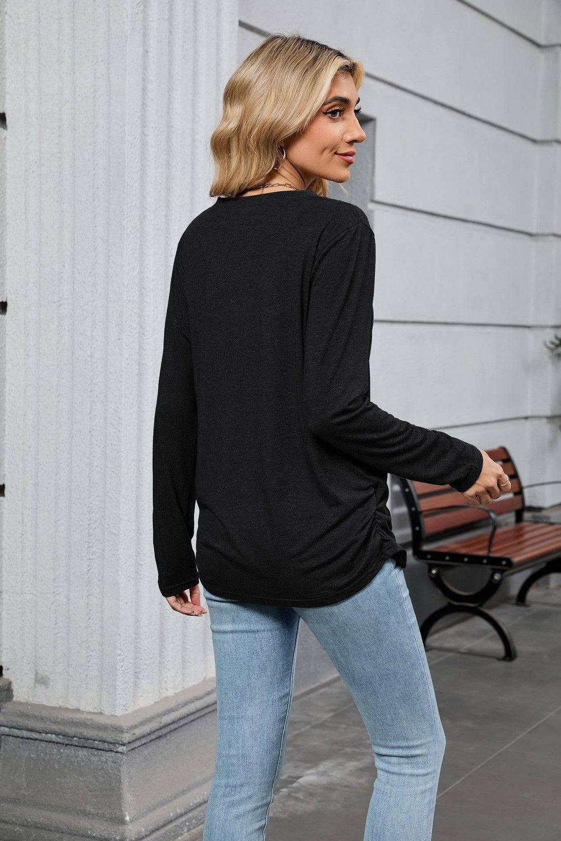 V-neck solid color loose long-sleeved T-shirt