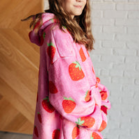 Kids Oversized Hoodie Blanket in Strawberry